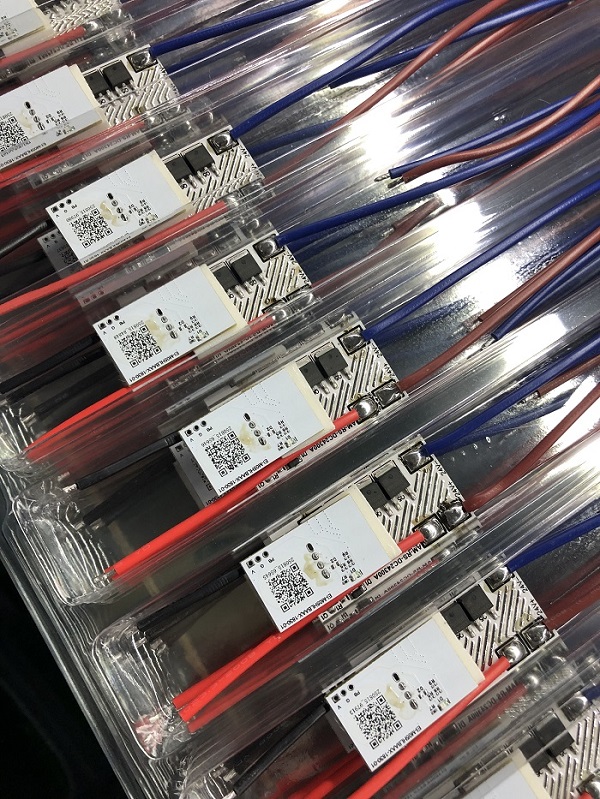 1761296820321790.jpg 内置ai物联网灯带控制器.jpg